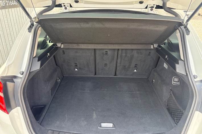Hvid BMW 218i fra 2015