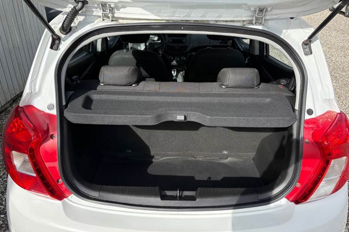 Hvid Opel Karl fra 2016