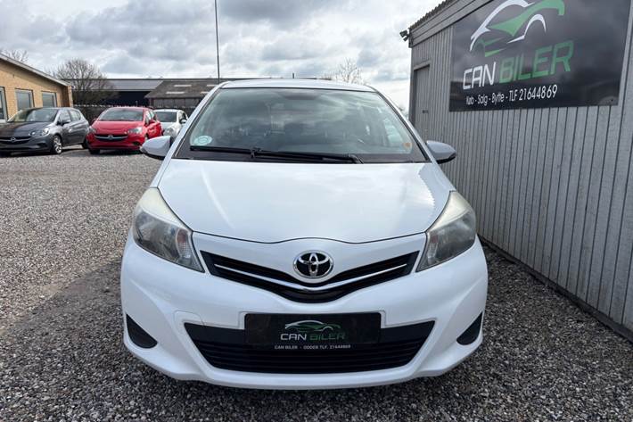 Hvid Toyota Yaris fra 2011