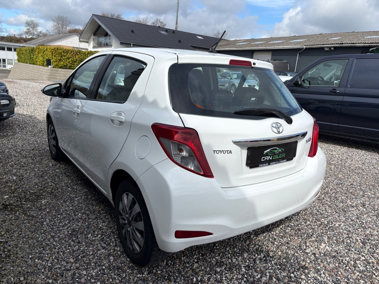 Hvid Toyota Yaris fra 2011