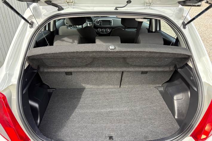 Hvid Toyota Yaris fra 2011