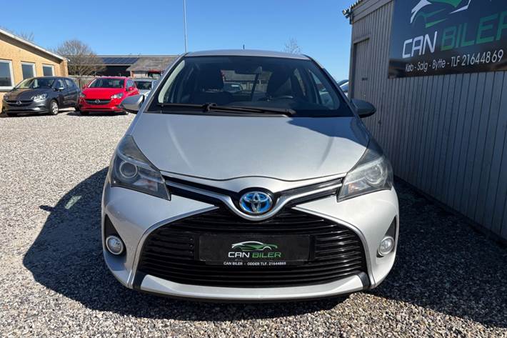 Hvid Toyota Yaris fra 2016
