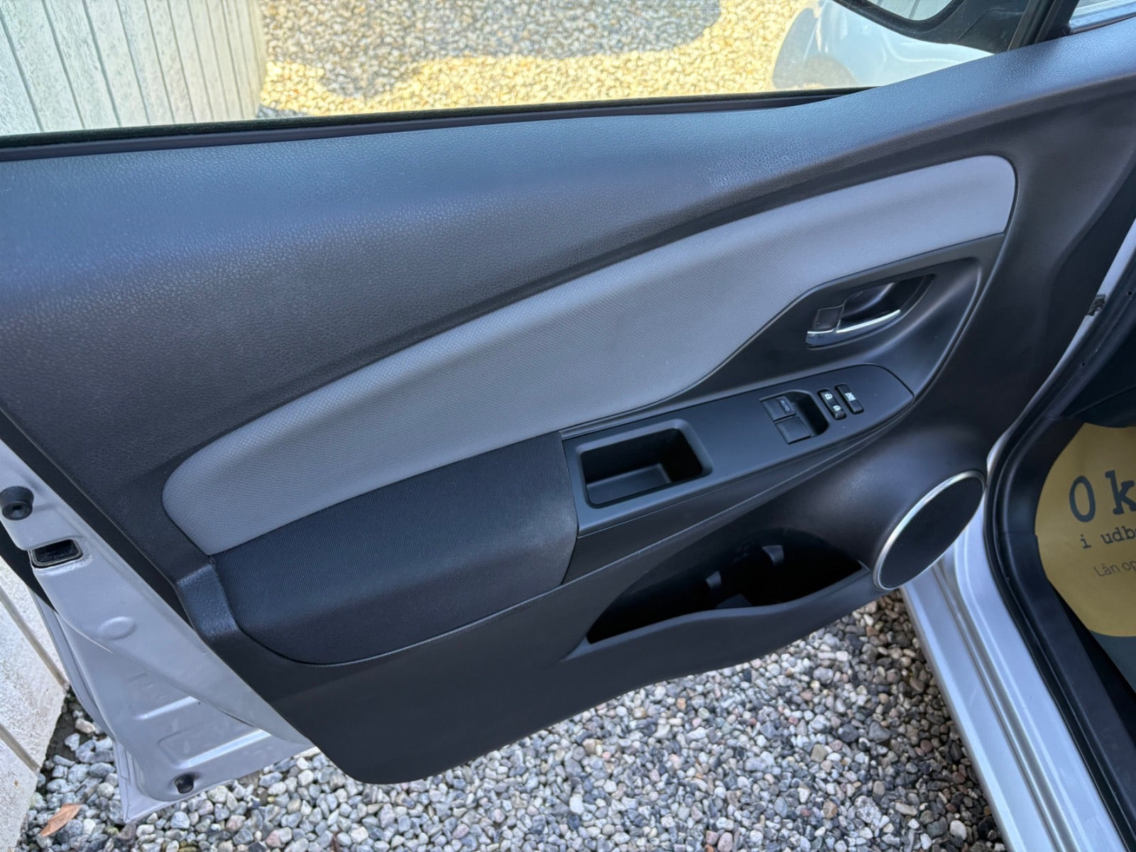 Hvid Toyota Yaris fra 2016