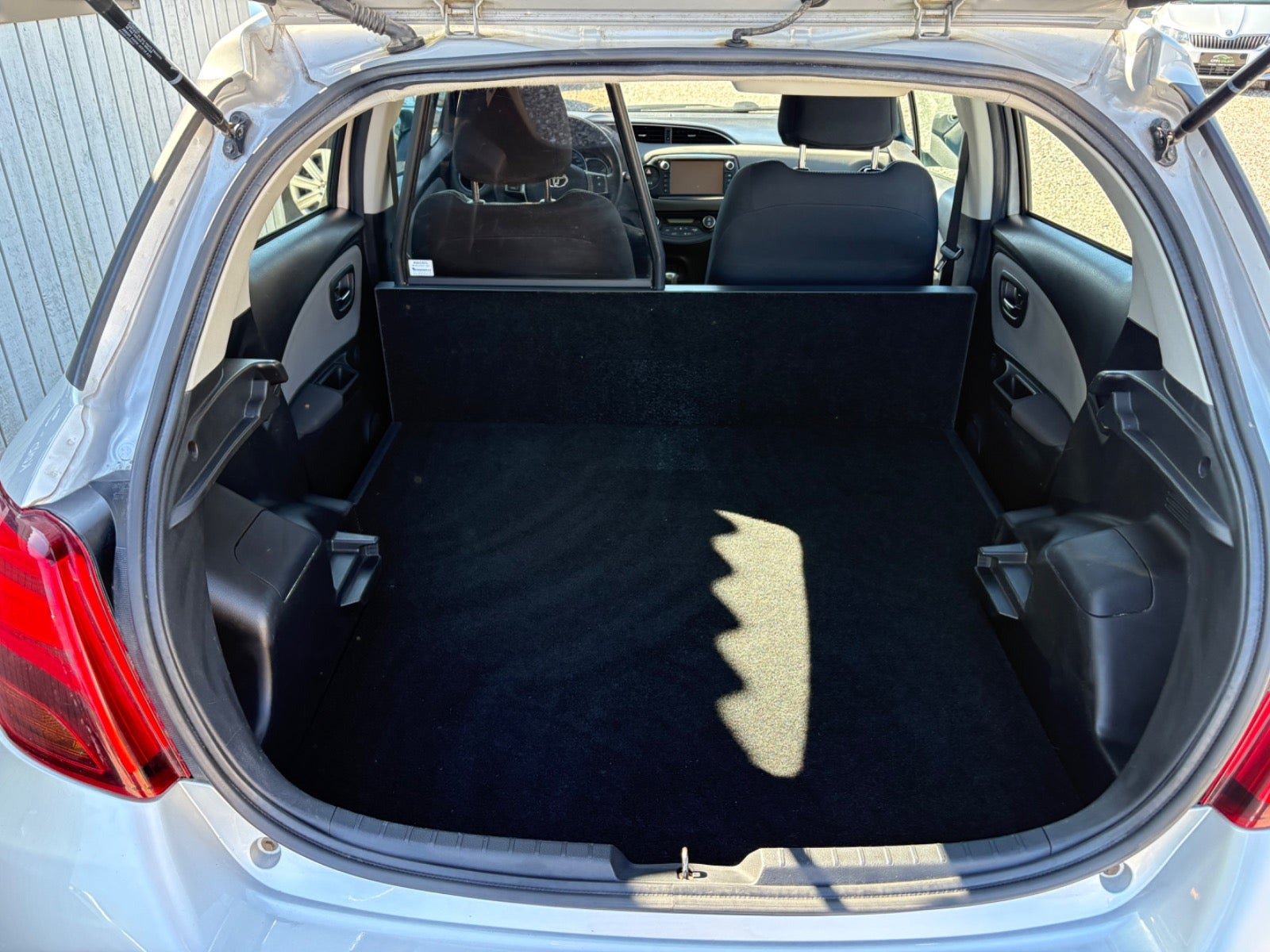 Hvid Toyota Yaris fra 2016