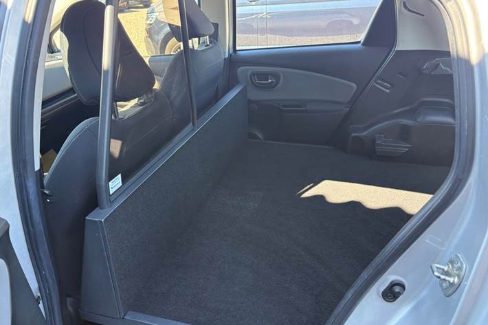 Hvid Toyota Yaris fra 2016