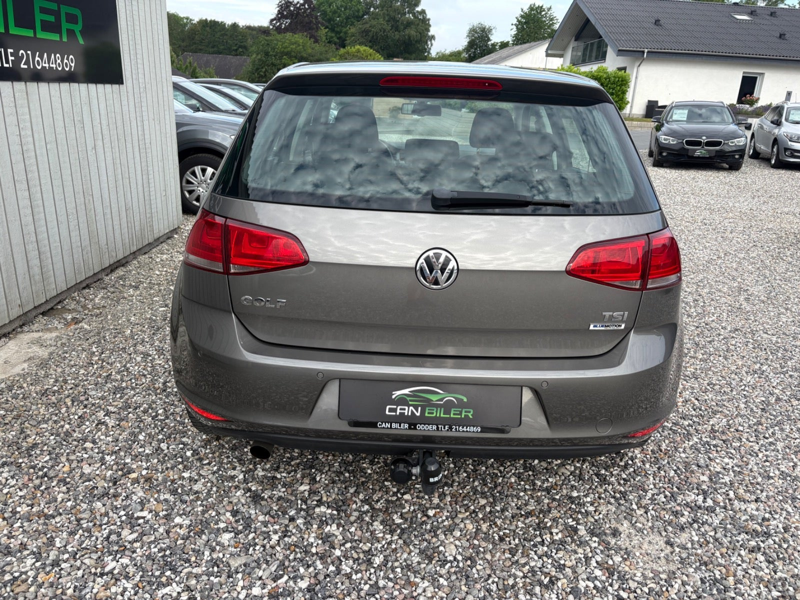 Grå VW Golf VII fra 2015