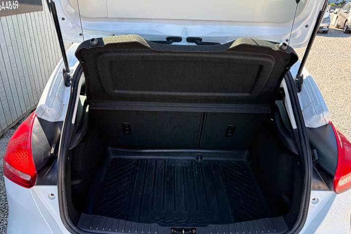 Hvid Ford Focus fra 2016