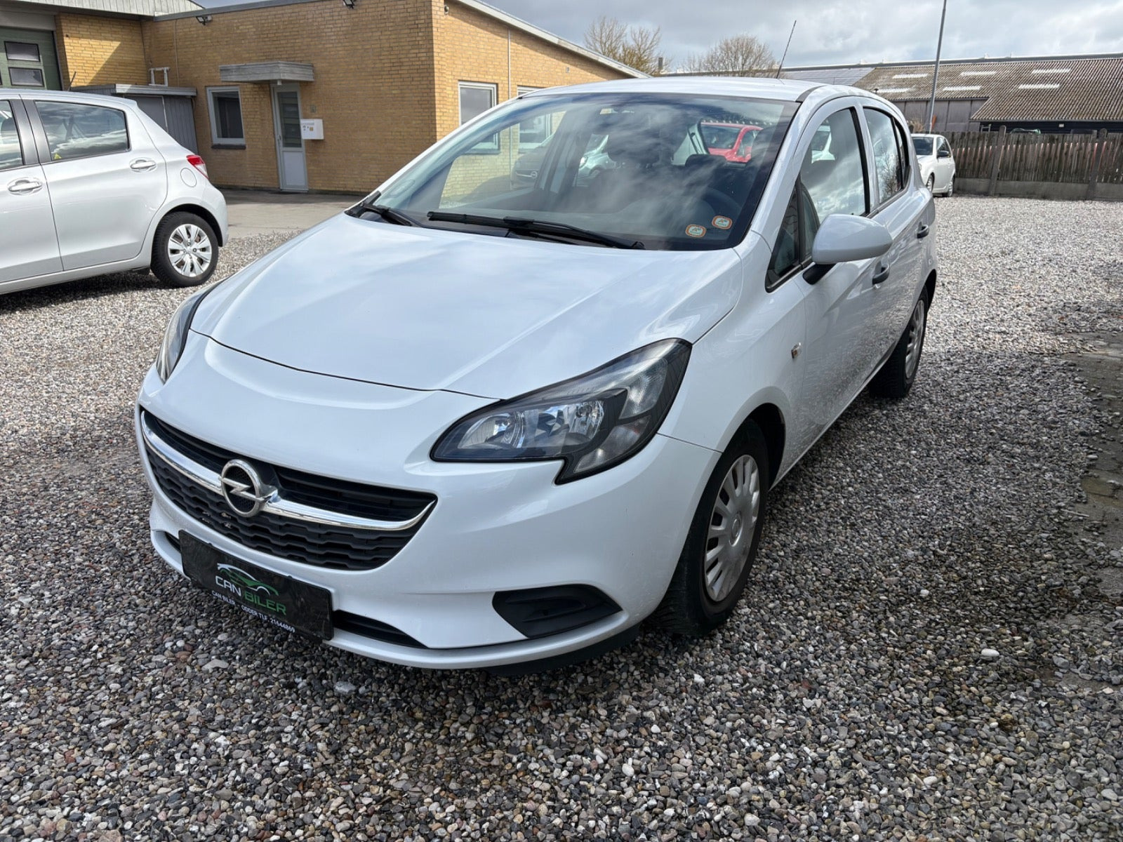 Hvid Opel Corsa fra 2015
