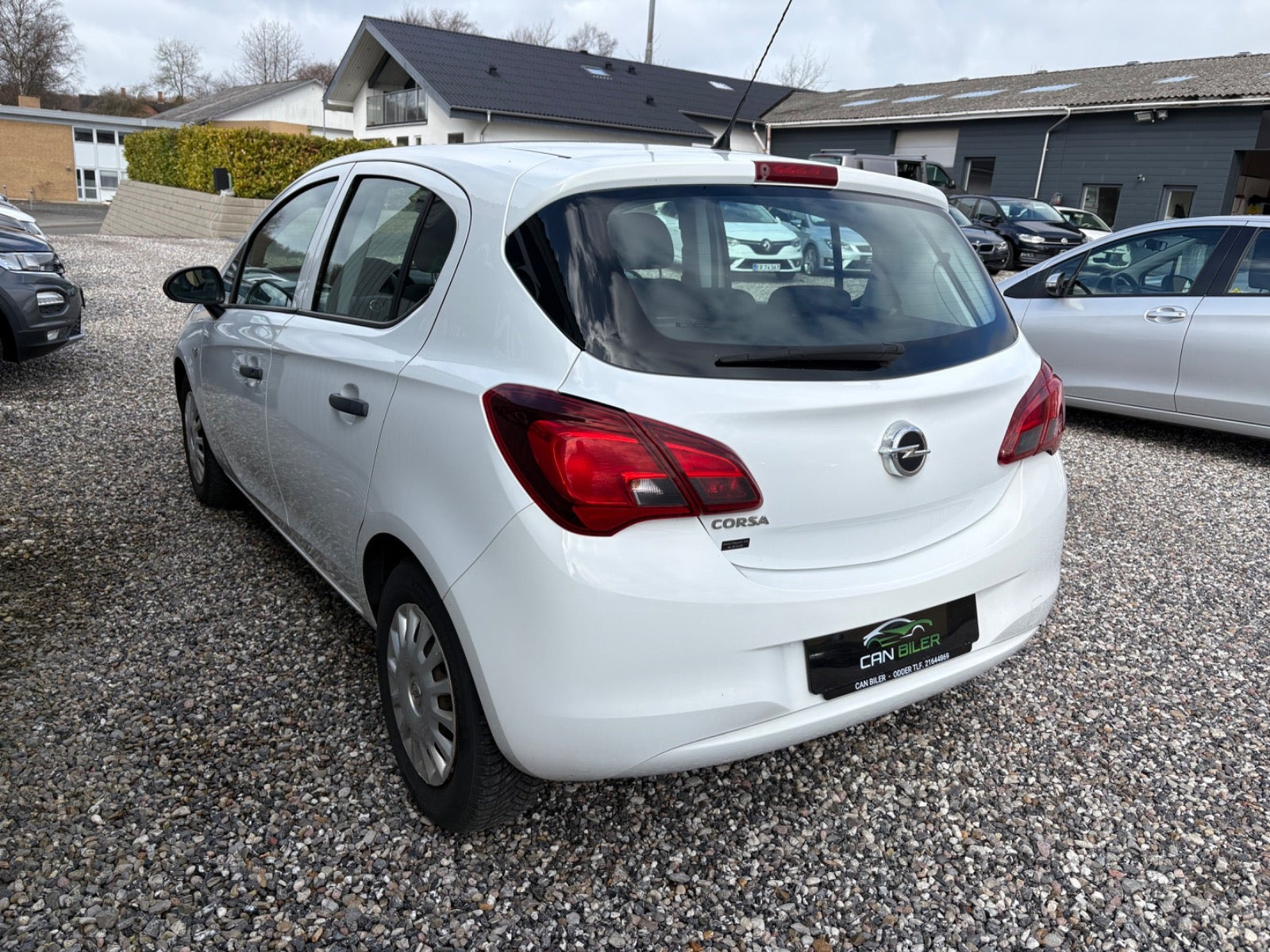 Hvid Opel Corsa fra 2015