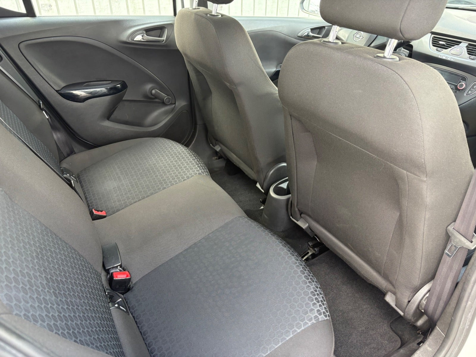 Hvid Opel Corsa fra 2015