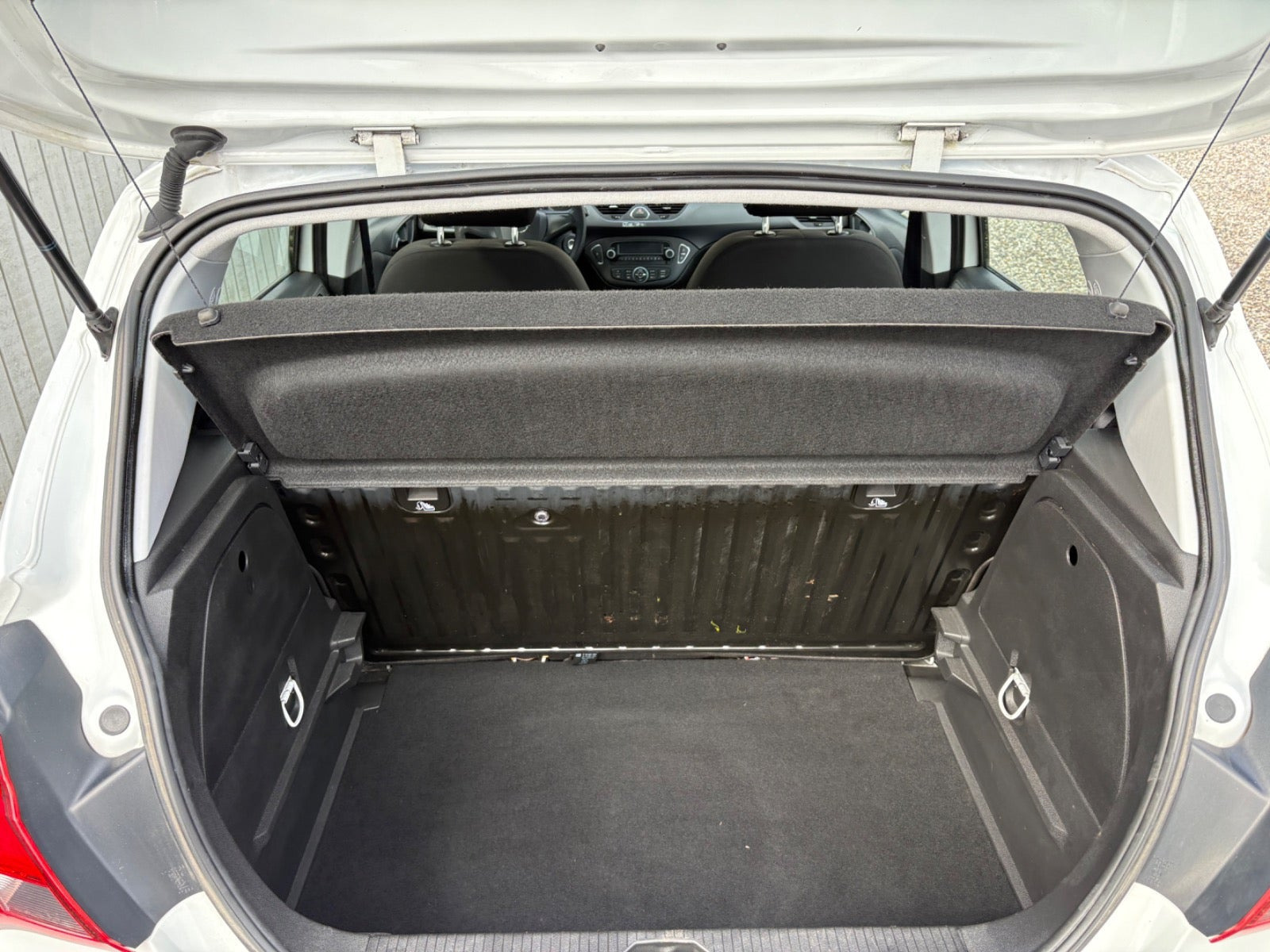 Hvid Opel Corsa fra 2015