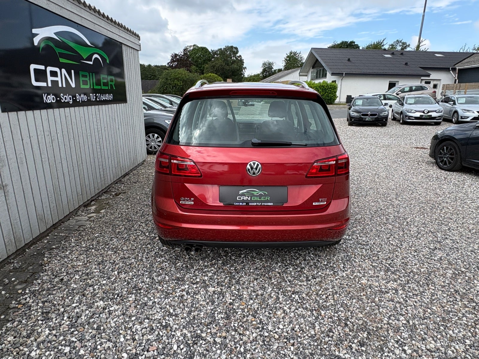 Rød VW Golf Sportsvan fra 2015