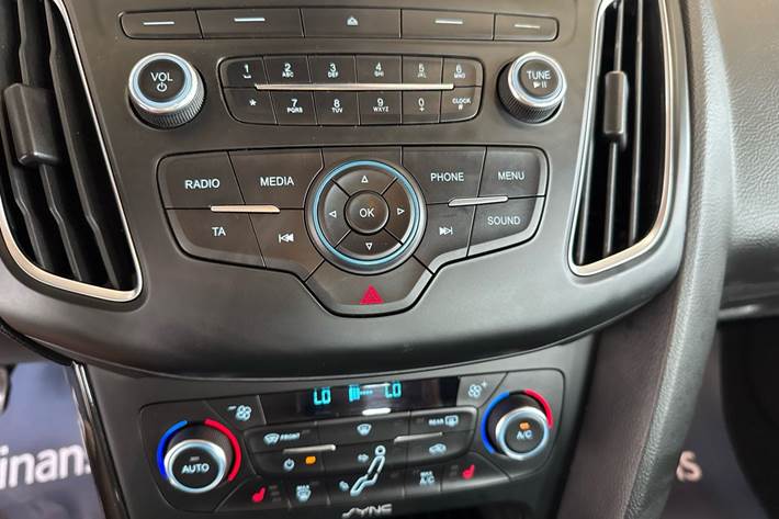 Hvid Ford Focus fra 2015