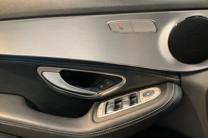 Brun Mercedes C180 fra 2015