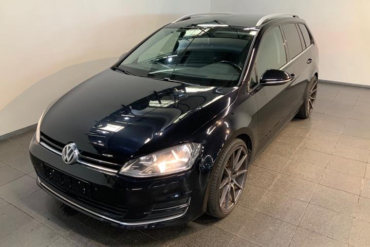 Sort VW Golf VII fra 2015 set udefra