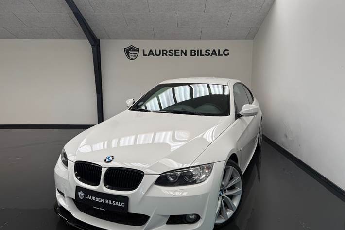 Hvid BMW 320d fra 2010