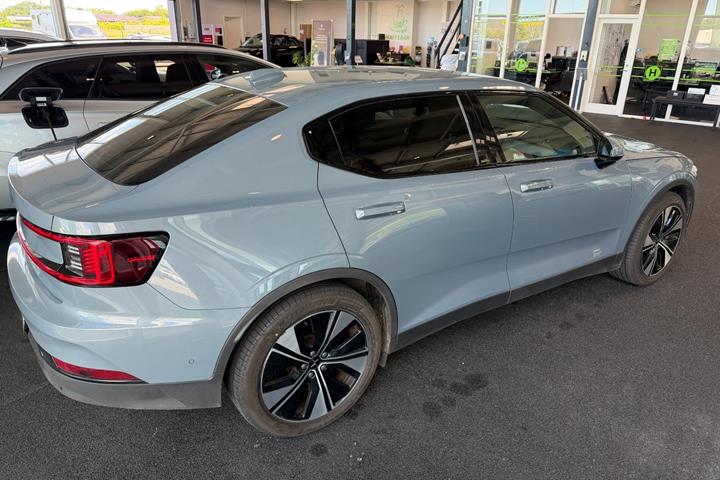 Grå Polestar 2 fra 2023