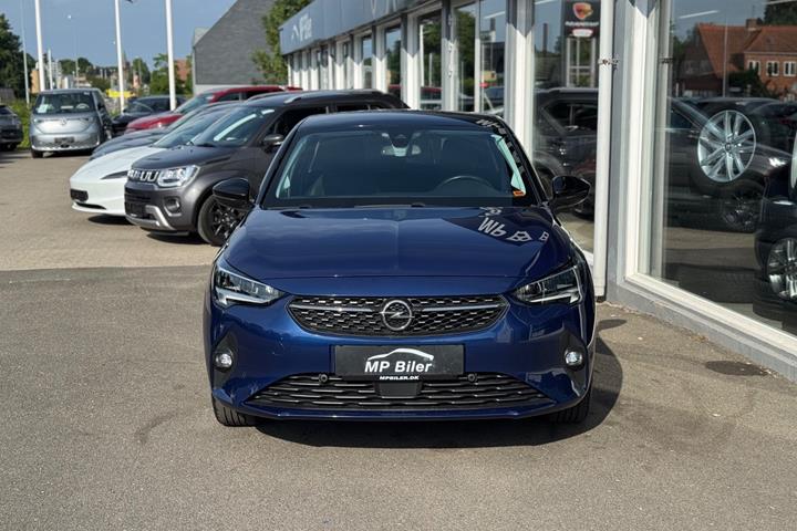 Blå Opel Corsa fra 2021