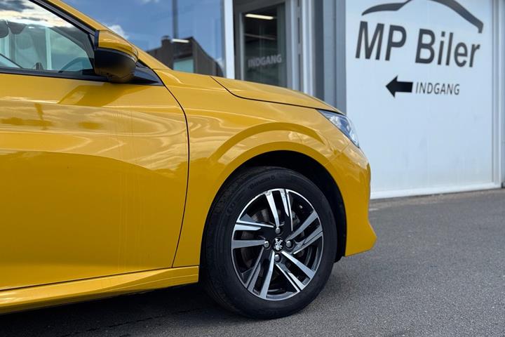 Gul Peugeot 208 fra 2020