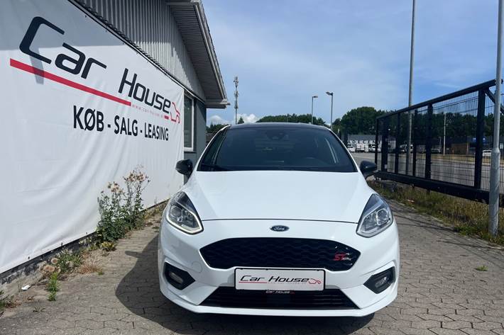 Hvid Ford Fiesta fra 2018