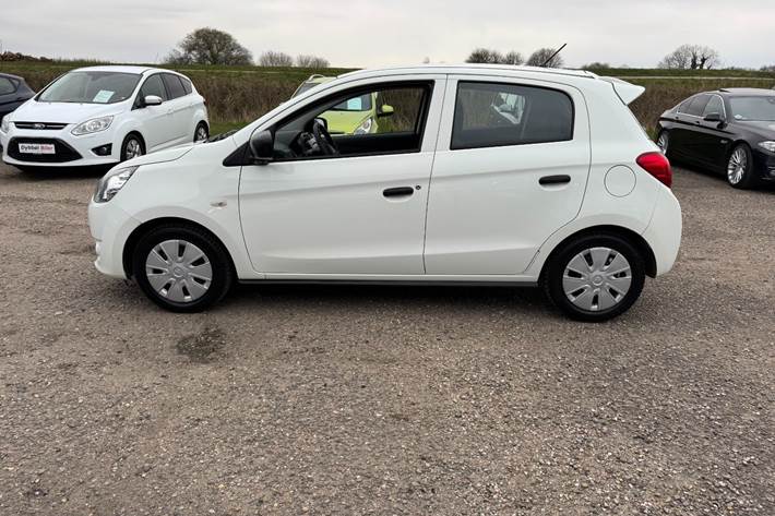 undefined Mitsubishi Space Star fra 2015