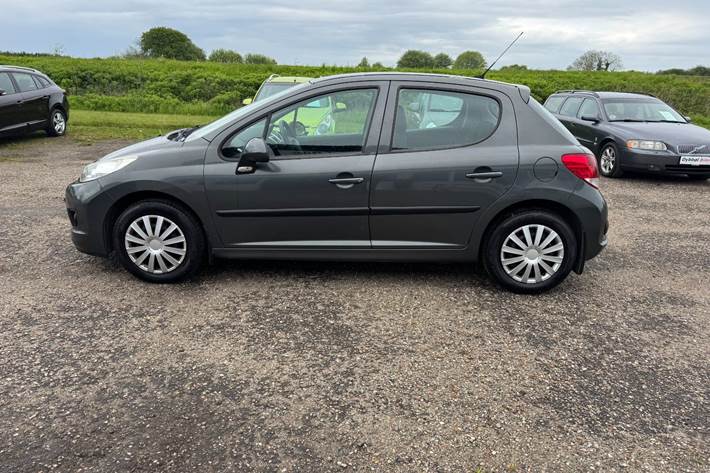 undefined Peugeot 207 fra 2009