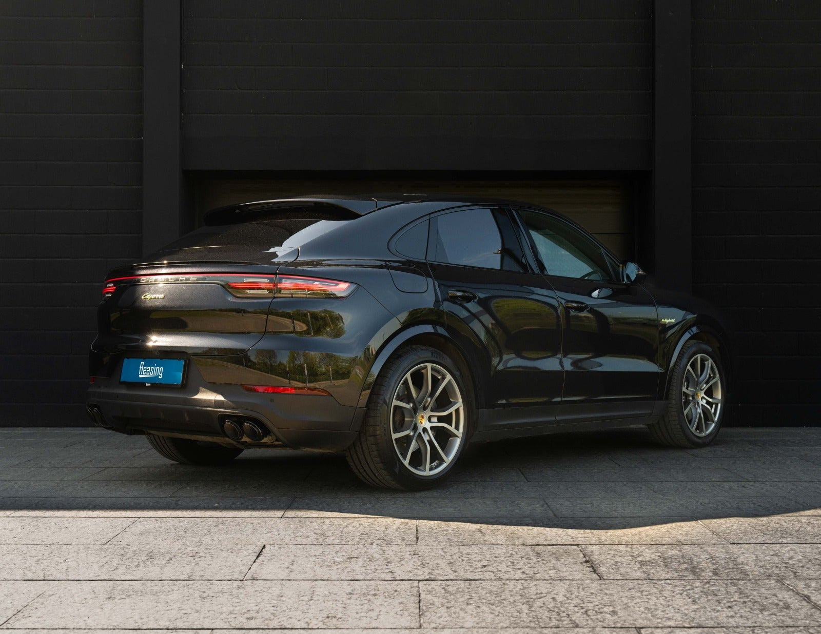 Sort Porsche Cayenne fra 2019