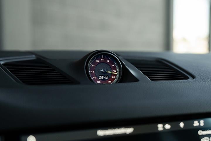 Sort Porsche Cayenne fra 2019