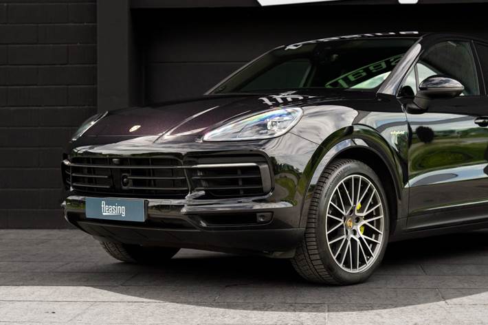 Sort Porsche Cayenne fra 2021