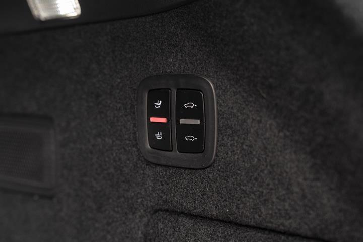 Sort Porsche Cayenne fra 2021