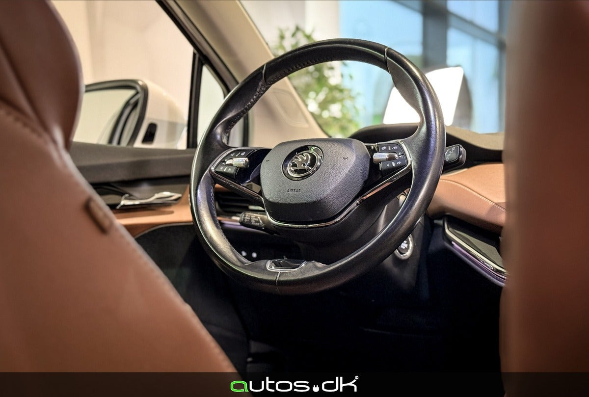 Brun Skoda Enyaq fra 2021