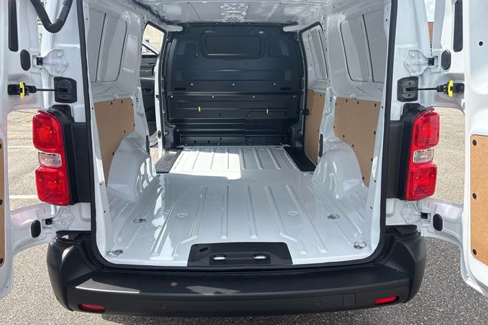 Hvid Citroën Jumpy fra 2026