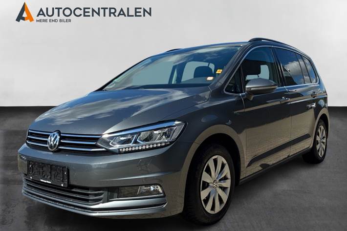 Grå VW Touran fra 2018