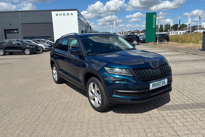 Blå Skoda Kodiaq fra 2020 set udefra