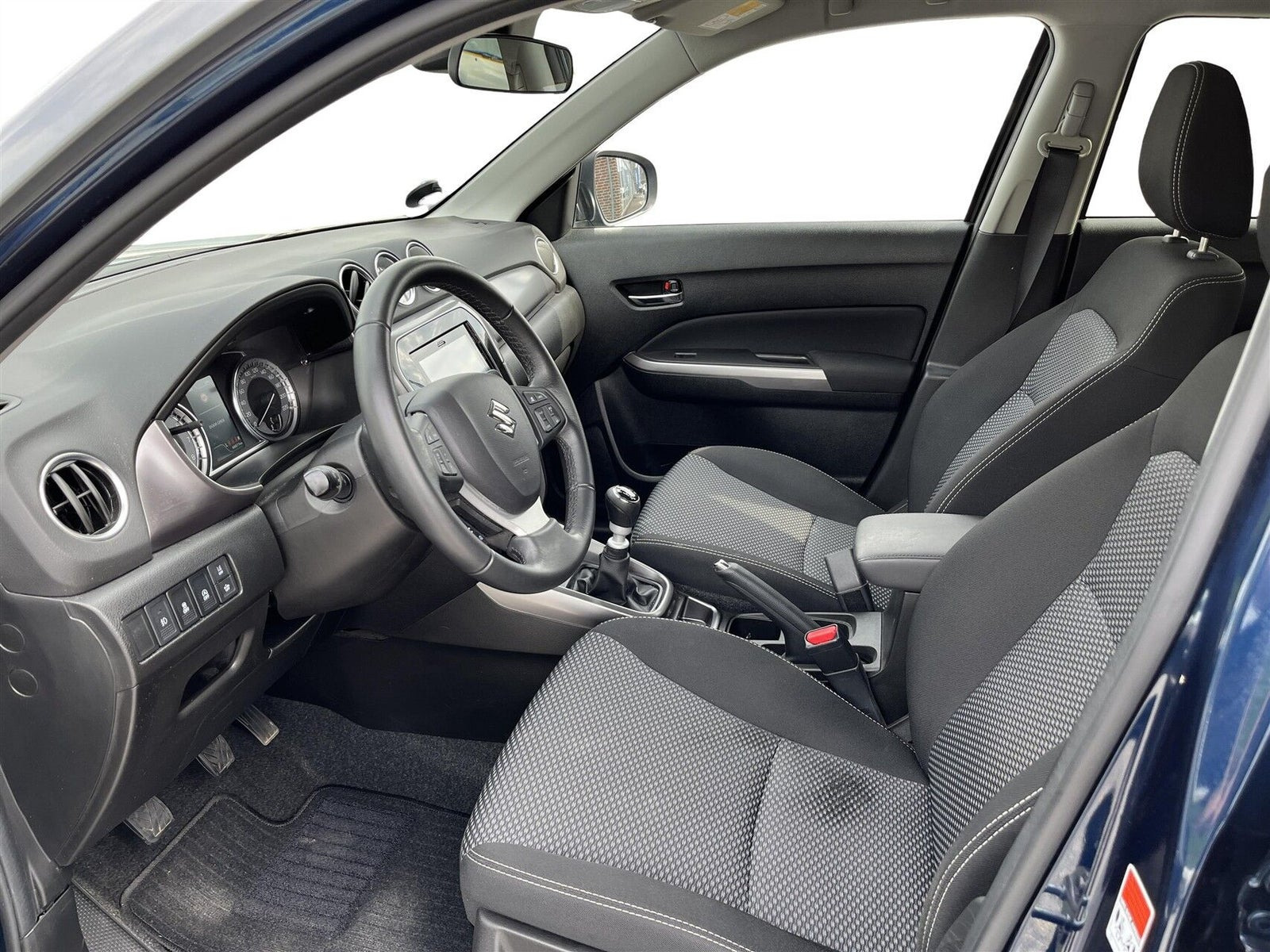 Blå Suzuki Vitara fra 2024