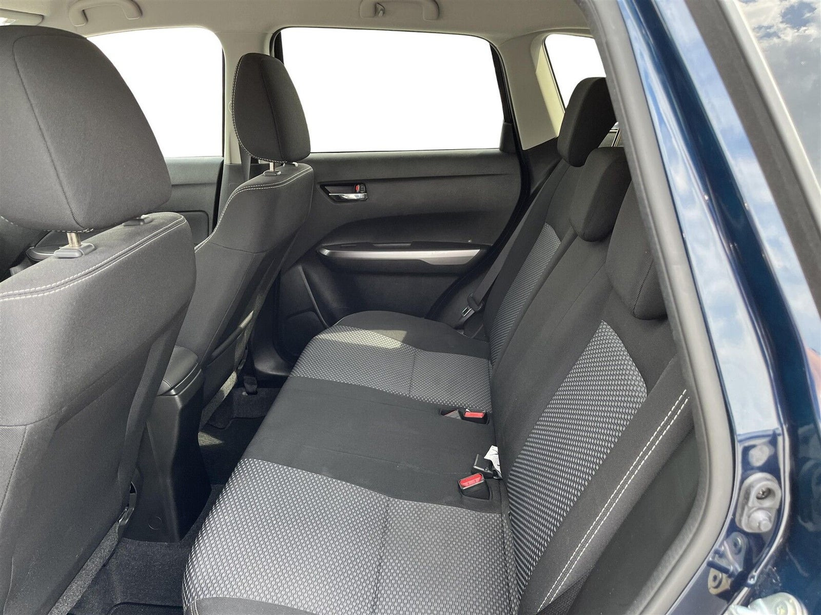 Blå Suzuki Vitara fra 2024