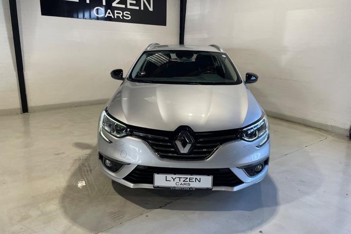 Sølv Renault Megane IV fra 2019