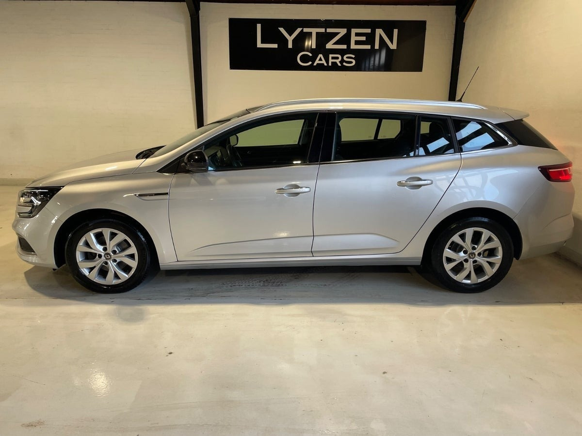 Sølv Renault Megane IV fra 2019