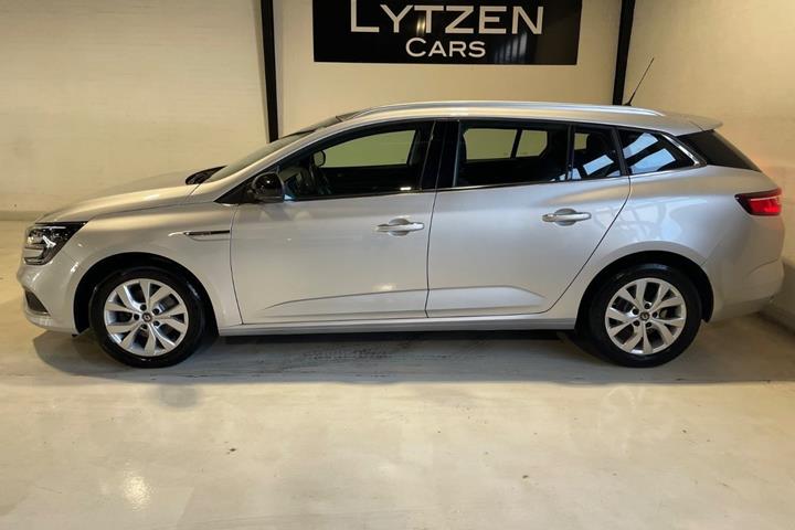 Sølv Renault Megane IV fra 2019