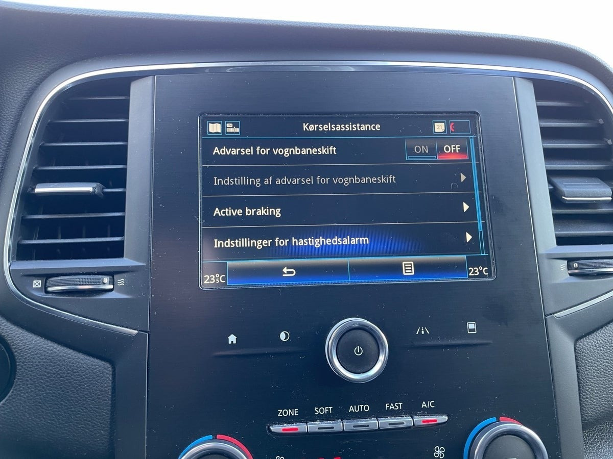 Sølv Renault Megane IV fra 2019