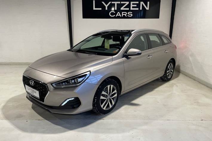 Beige Hyundai i30 fra 2018