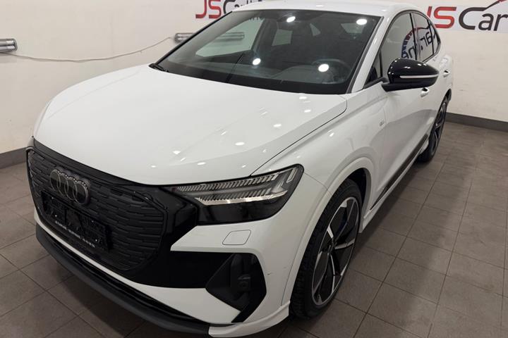Hvid Audi Q4 e-tron fra 2024 set udefra