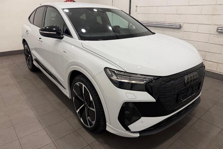 Hvid Audi Q4 e-tron fra 2024