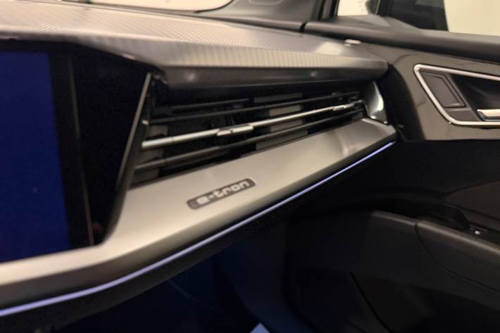 Hvid Audi Q4 e-tron fra 2024