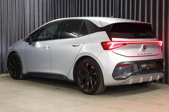 Sølv Cupra Born fra 2023