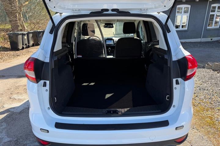 Hvid Ford C-MAX fra 2018