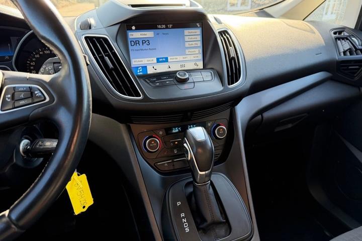 Hvid Ford C-MAX fra 2018