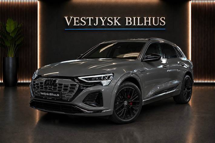 Rød Audi Q8 e-tron fra 2024