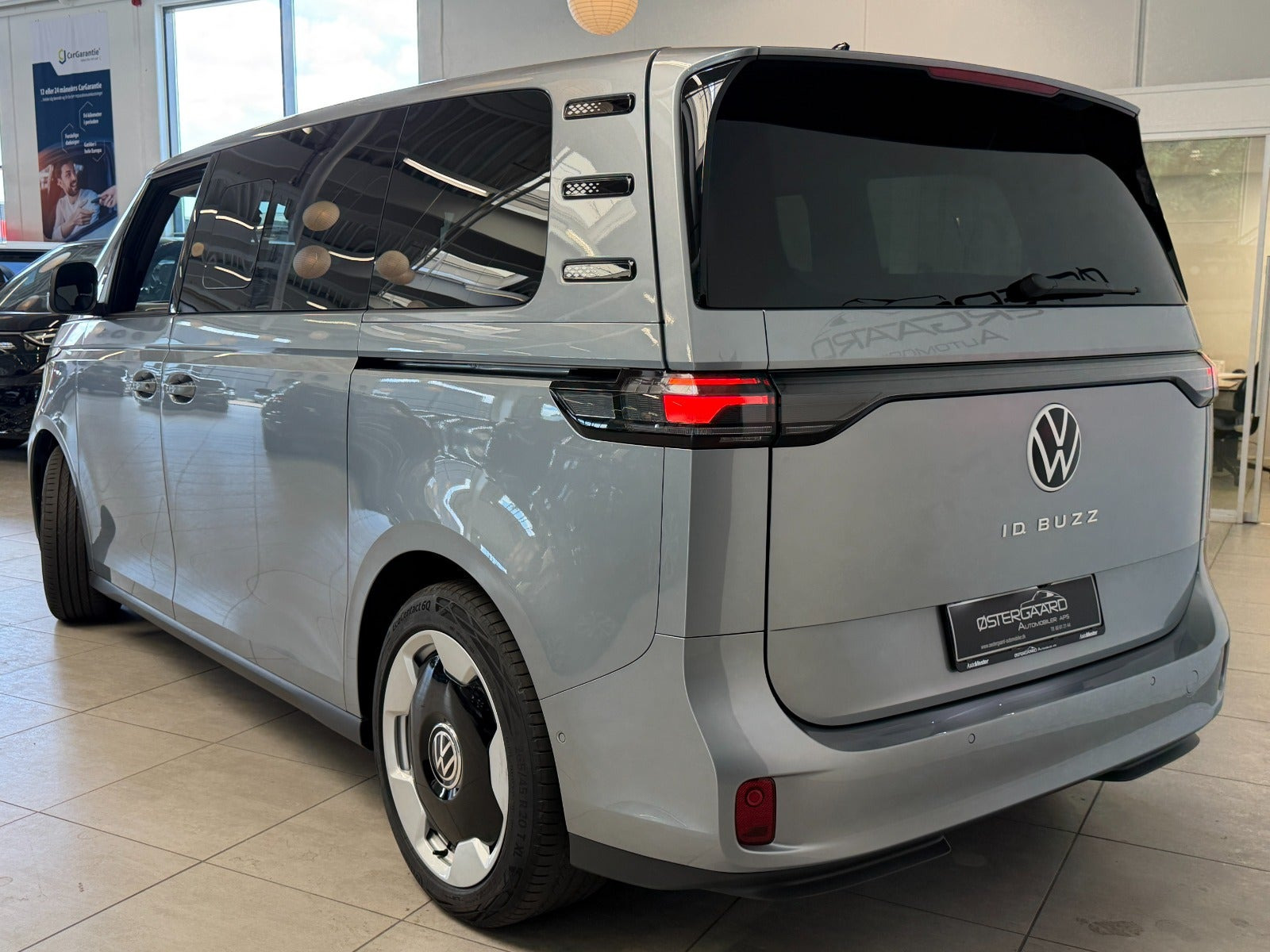 Grå VW ID.Buzz fra 2025