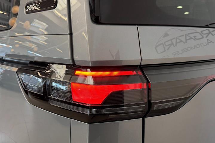 Grå VW ID.Buzz fra 2025